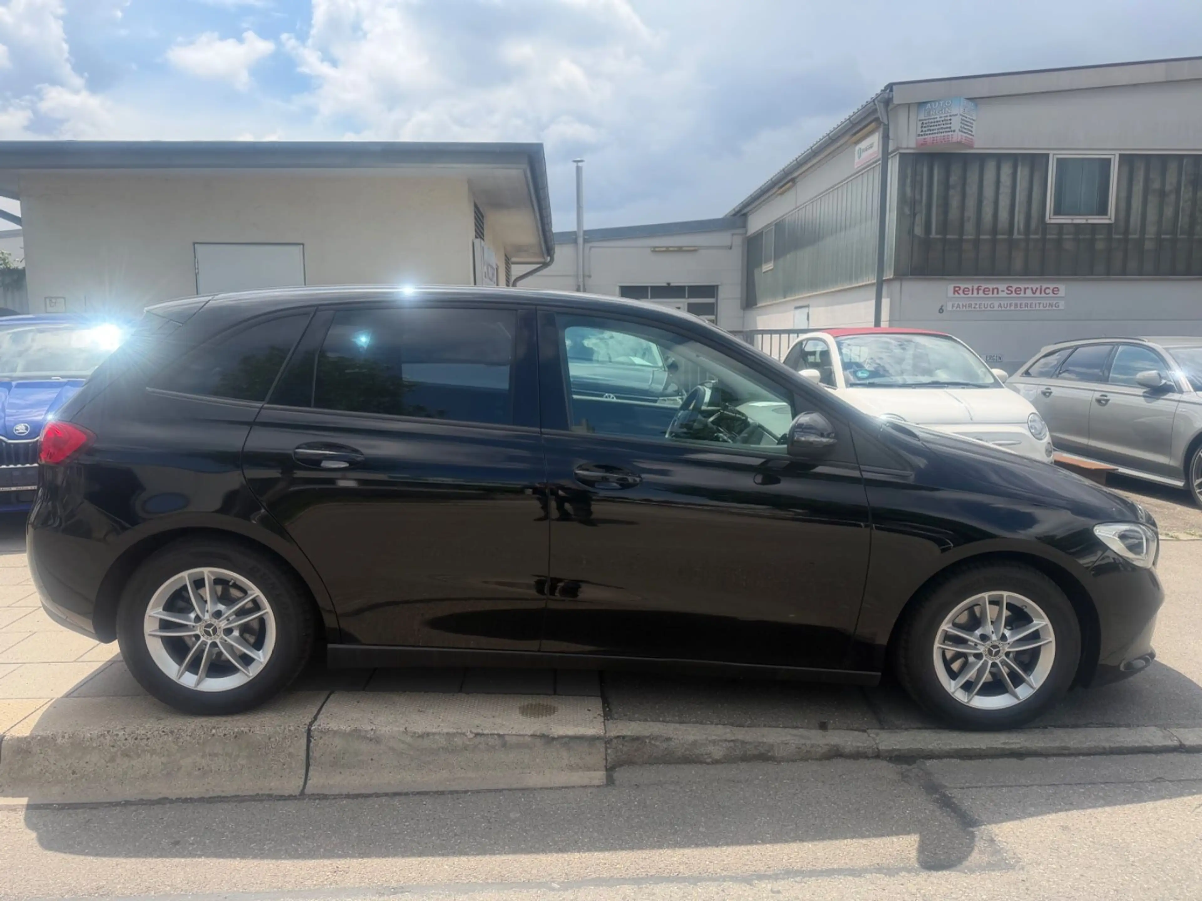 Mercedes-Benz B 180 d — photo 6
