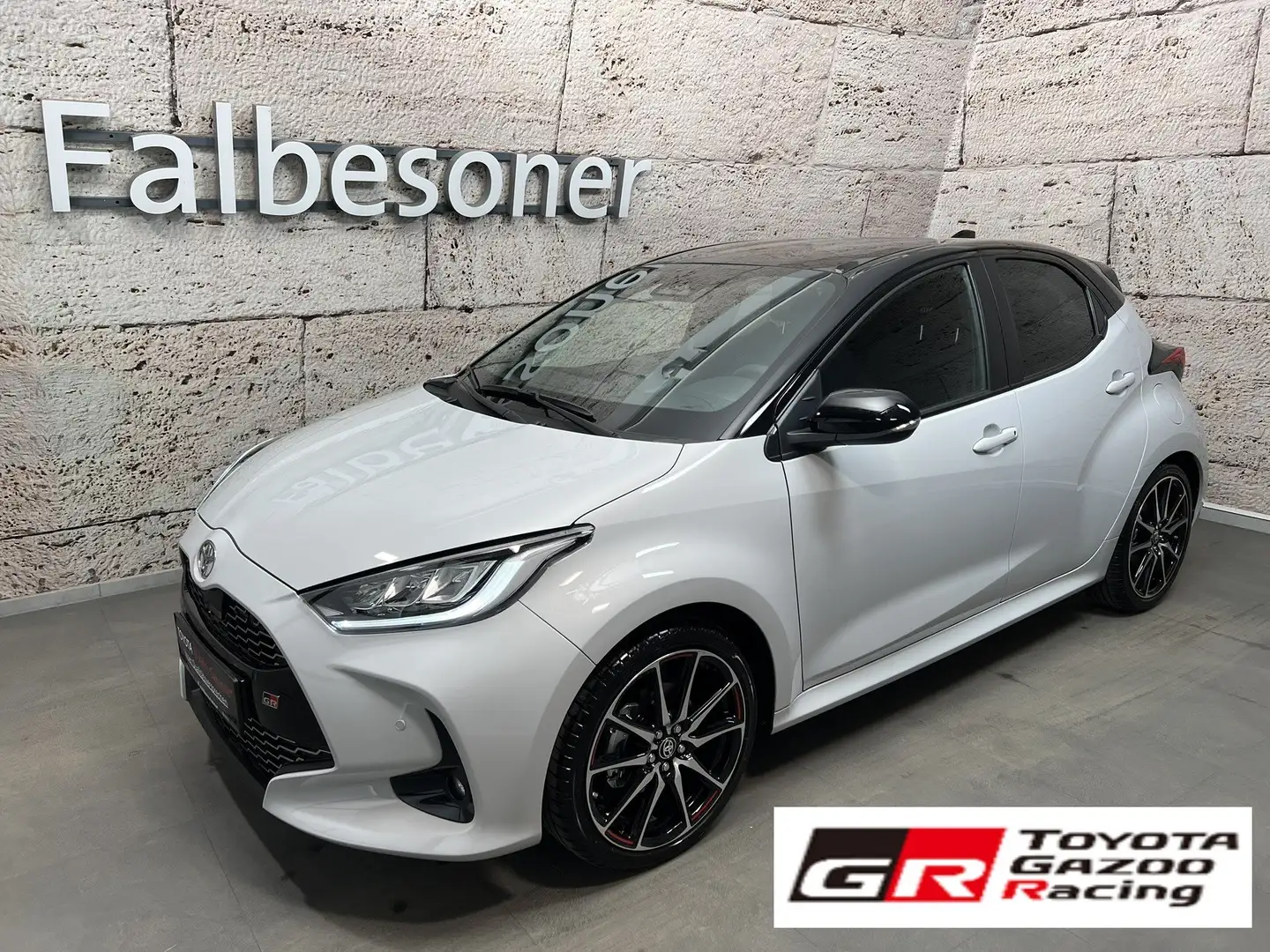 Toyota Yaris Hybrid GR Sport + Safety + JBL + Navi "2,99% Fixzi Gris - 1