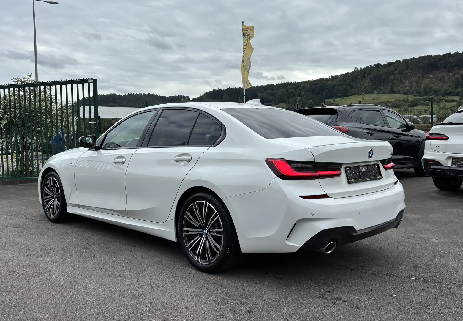 BMW 330 330i Pack M Sport Weiß - 2