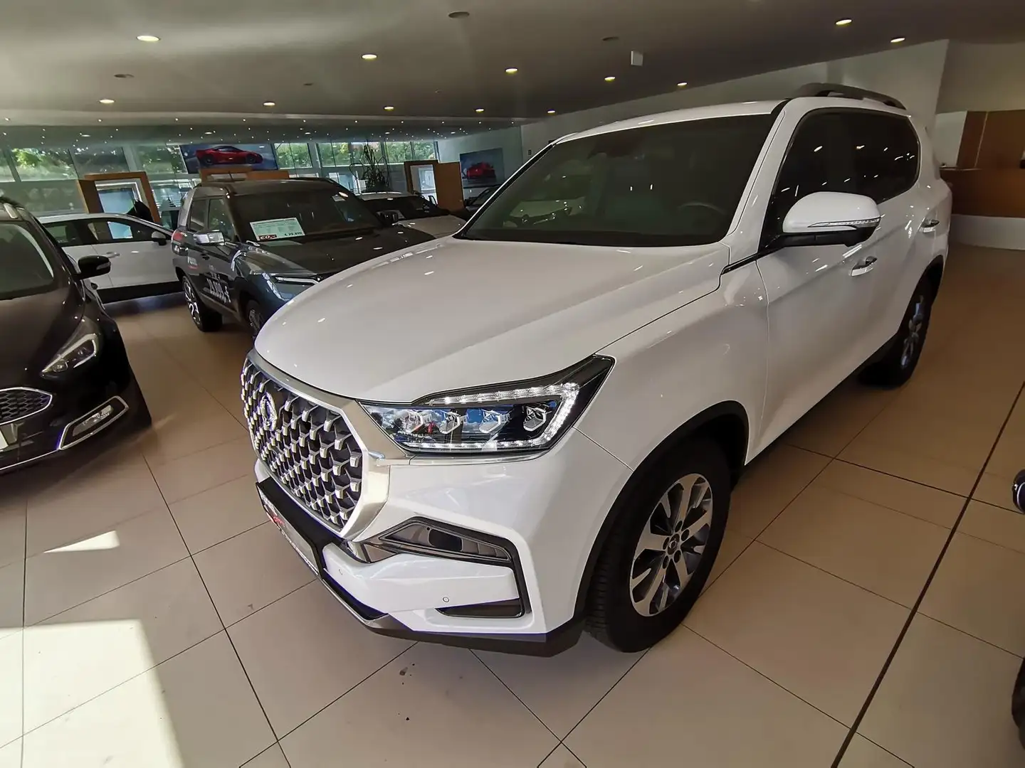 SsangYong Rexton 2.2 Sapphire 4x4 LED|Navi|ACC Weiß - 2