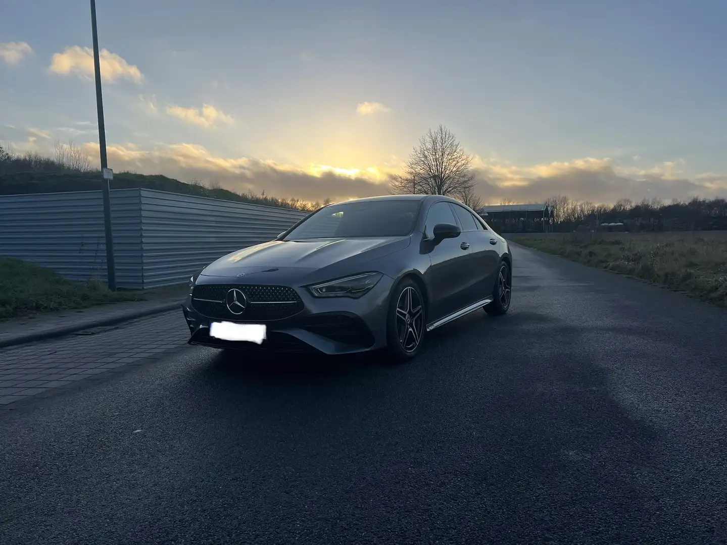 Mercedes-Benz CLA 220 4Matic 8G-DCT Edition AMG Line Grau - 2