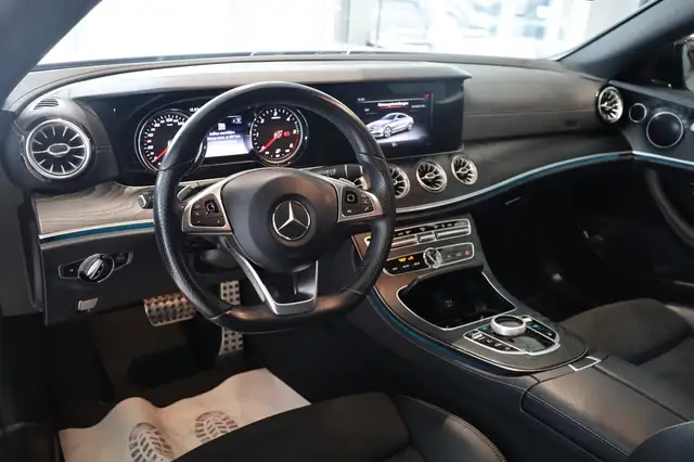 Mercedes-Benz E-Class view 11