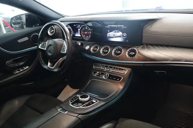 Mercedes-Benz E-Class view 16