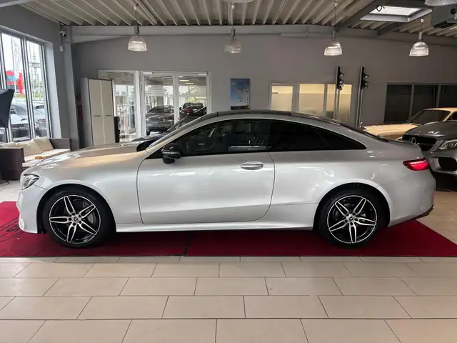 Mercedes-Benz E-Class view 2