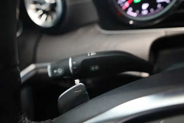 Mercedes-Benz E-Class view 26