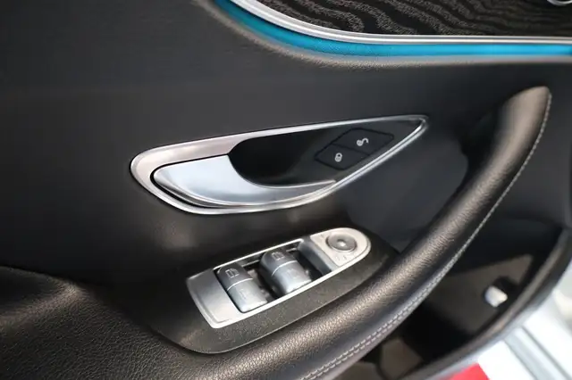 Mercedes-Benz E-Class view 13