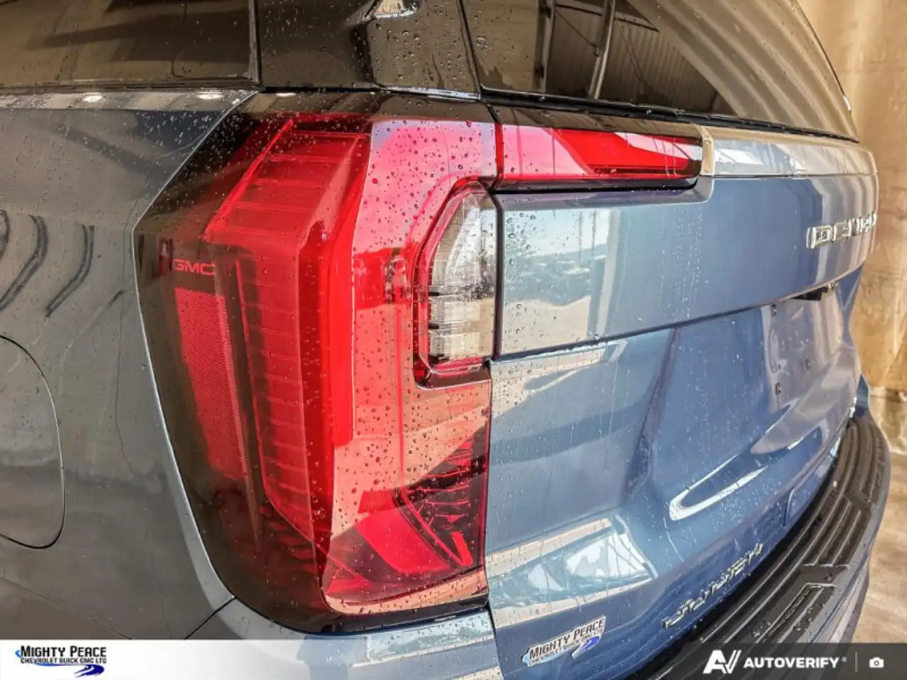 GMC Yukon снимка GMC Yukon