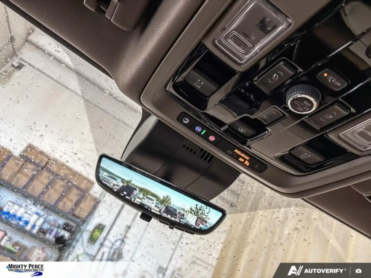 GMC Yukon снимка GMC Yukon