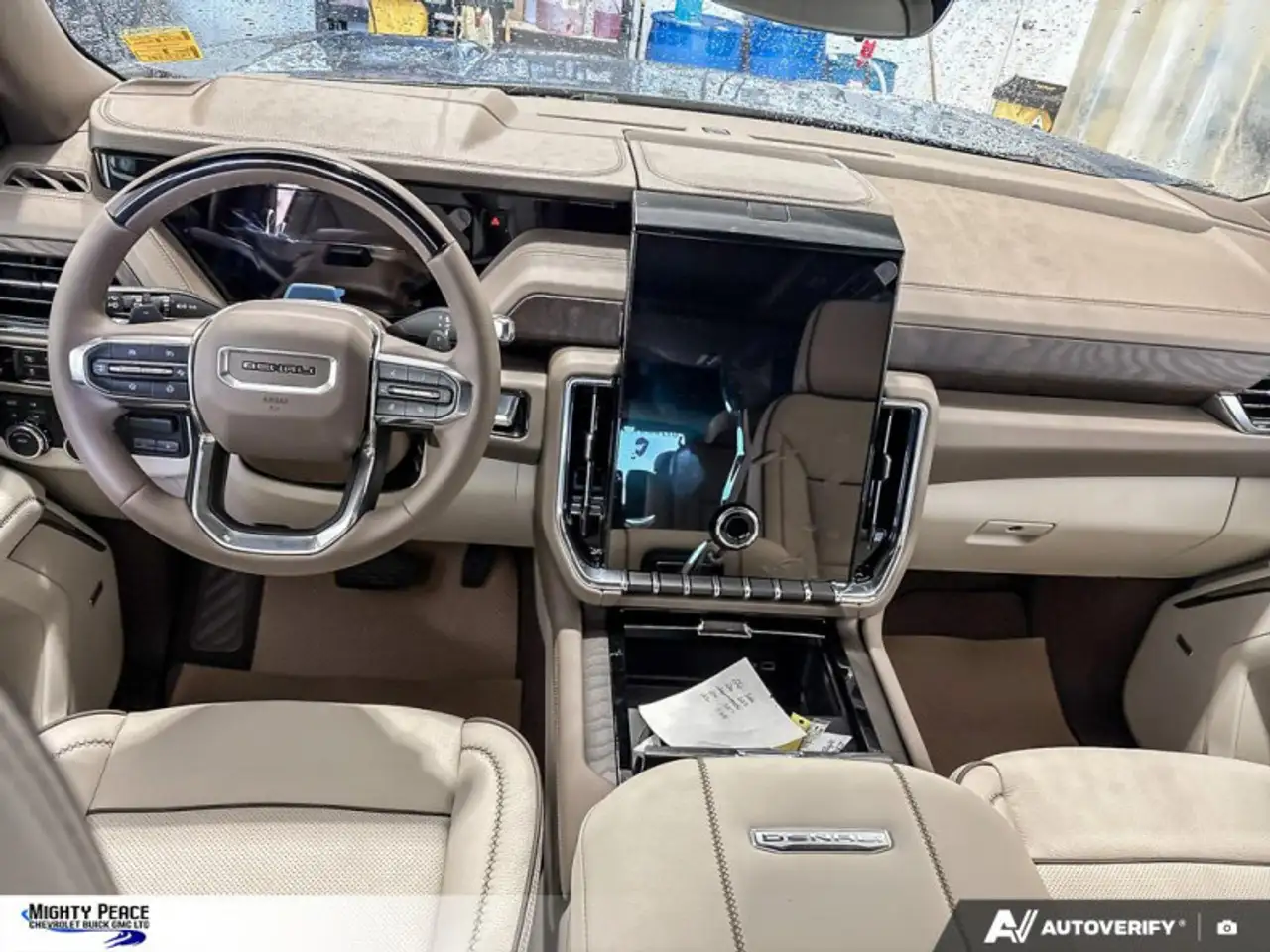 GMC Yukon снимка GMC Yukon