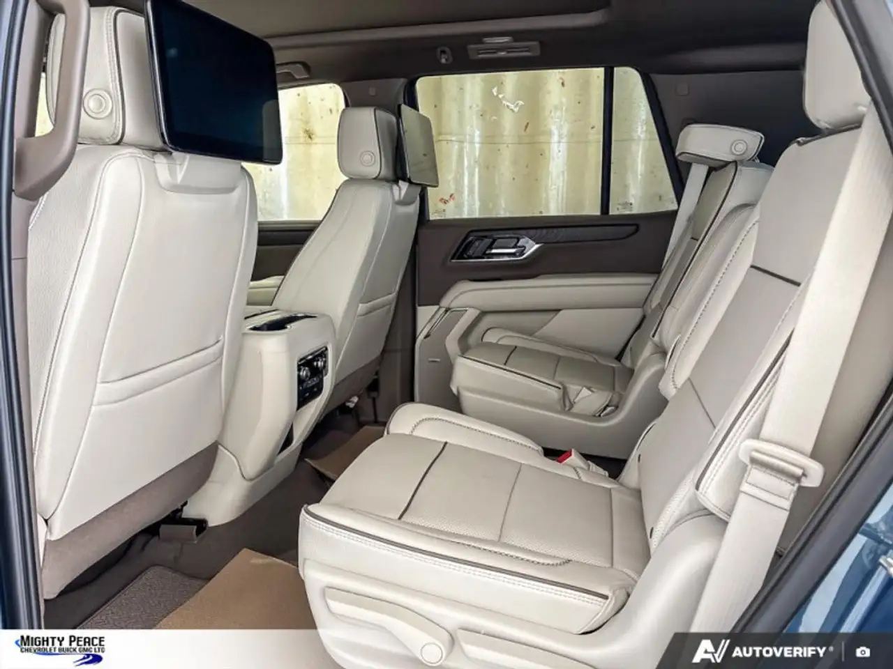 GMC Yukon снимка GMC Yukon