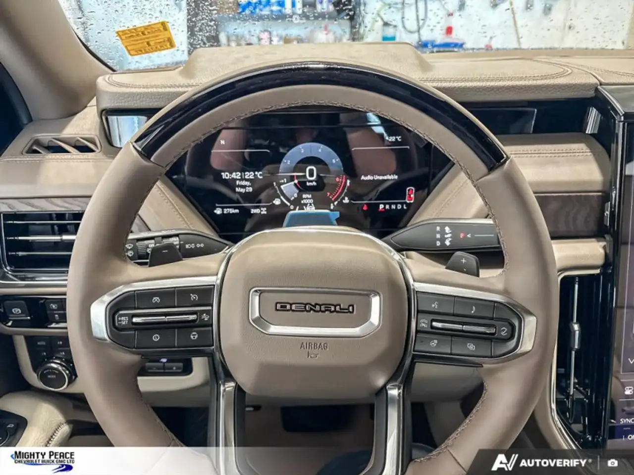 GMC Yukon снимка GMC Yukon