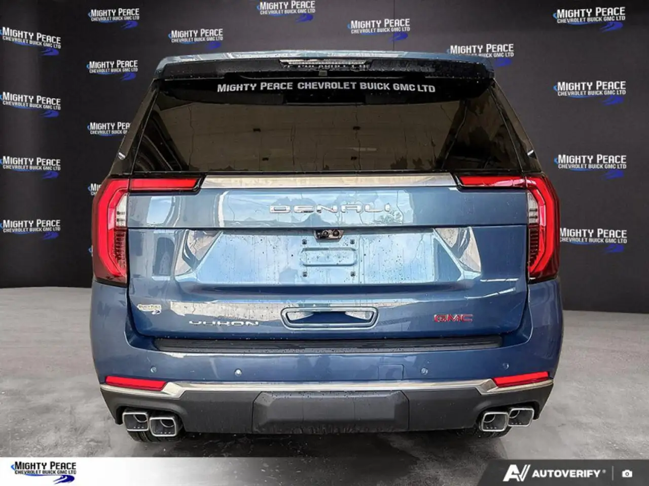 GMC Yukon снимка GMC Yukon