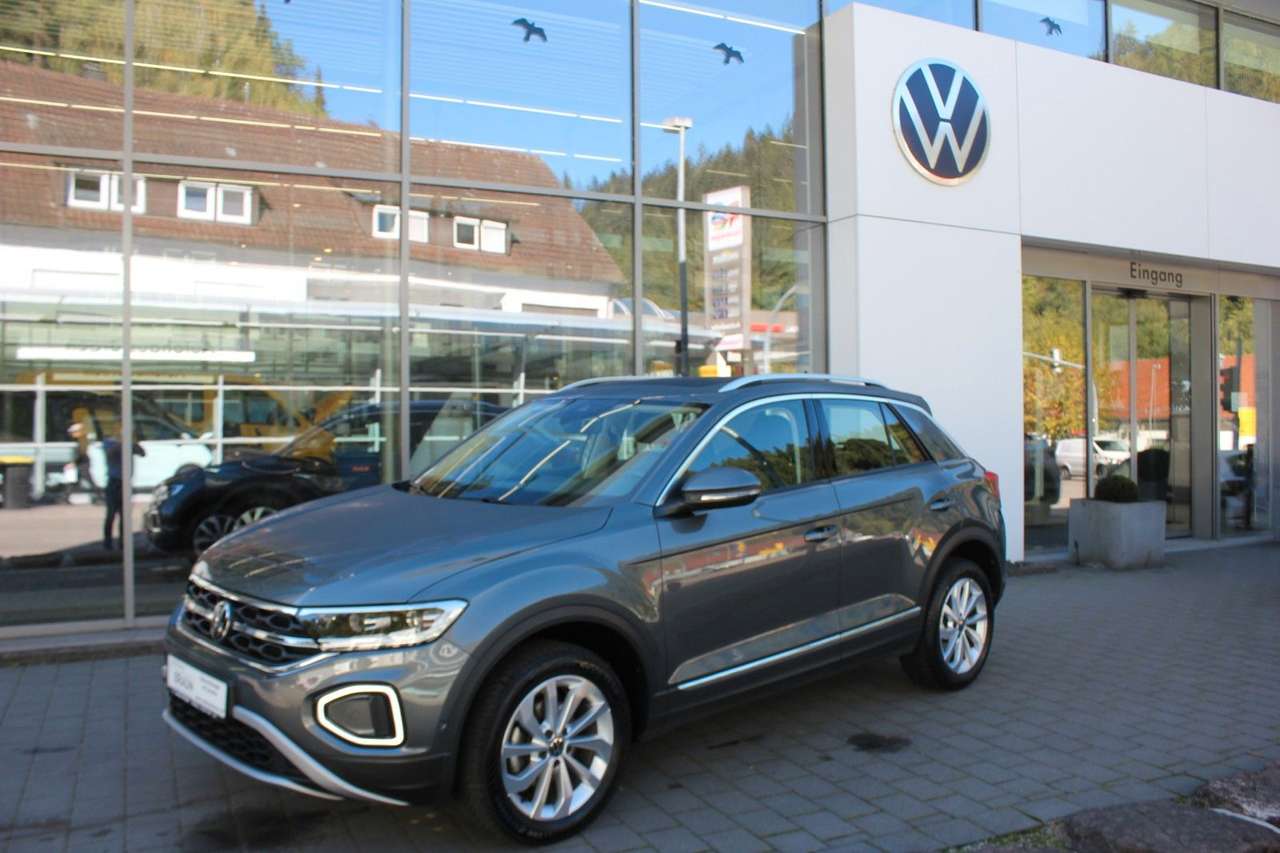 Volkswagen T-Roc — Volkswagen T-Roc Style 1.5 TSI DSG PanoDach,ACC,LED,Leder