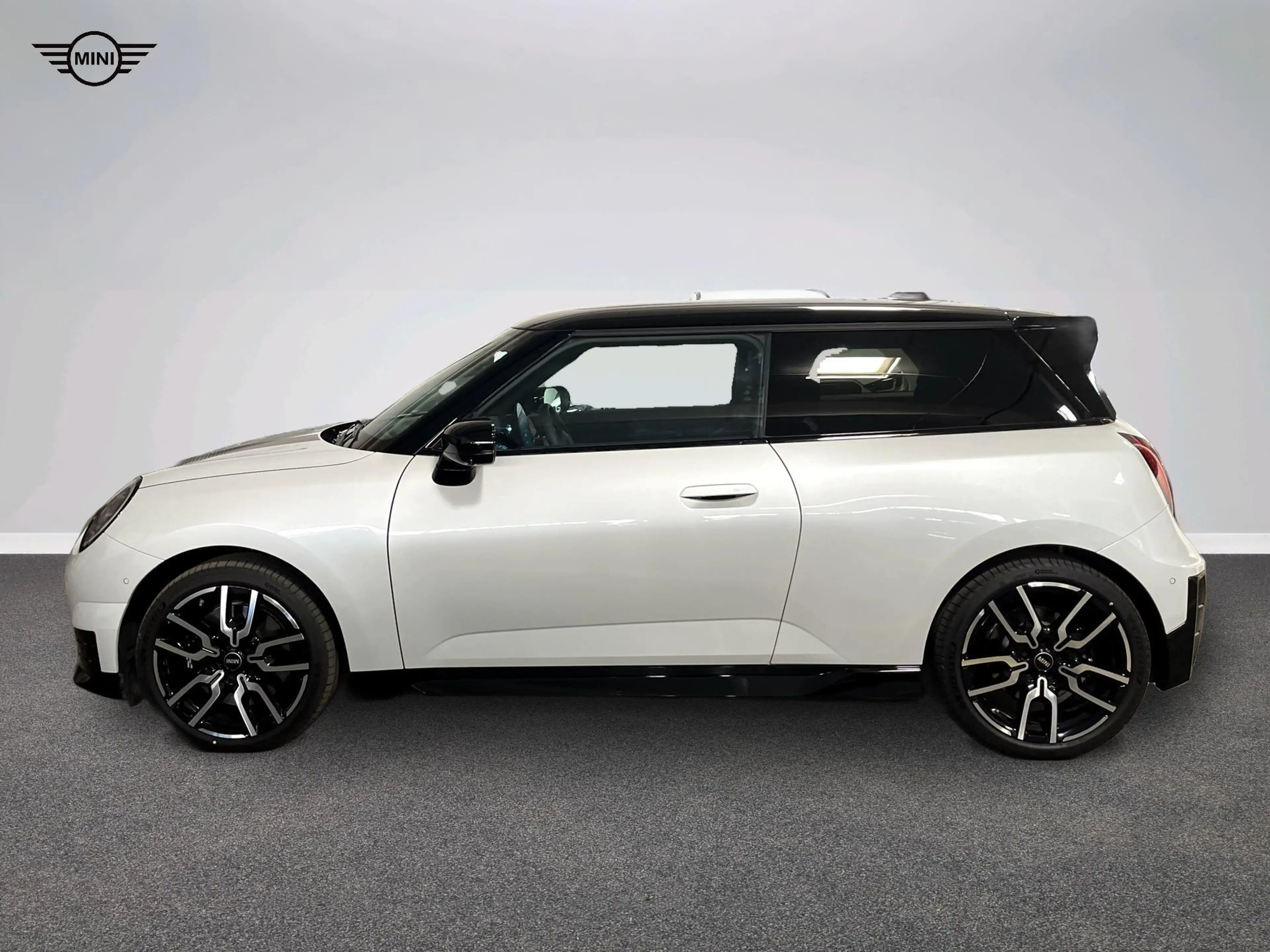 MINI Cooper SE John Cooper Works Trim — photo 2