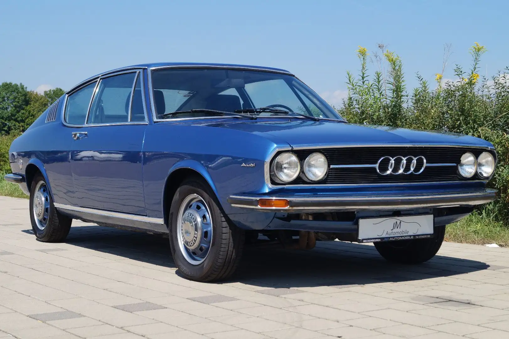 Audi 100 Coupé in Blau gebraucht in Meckenbeuren für € 33.900,-