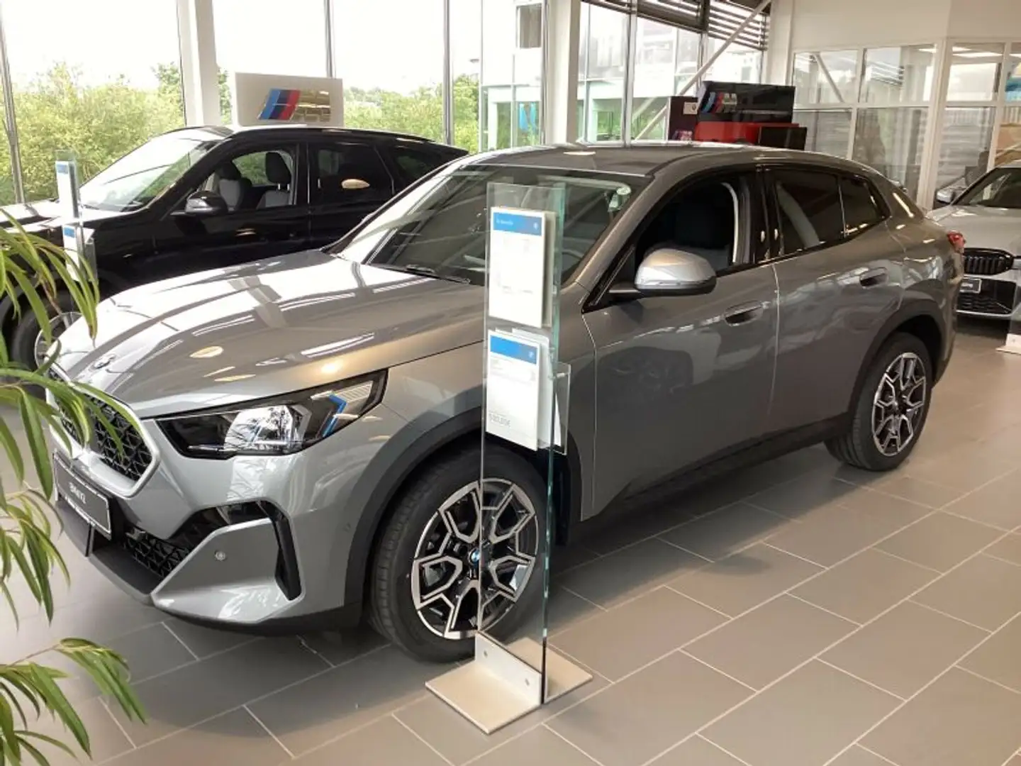 BMW X2 sDrive20d *HERBSTAKTION* Grau - 2