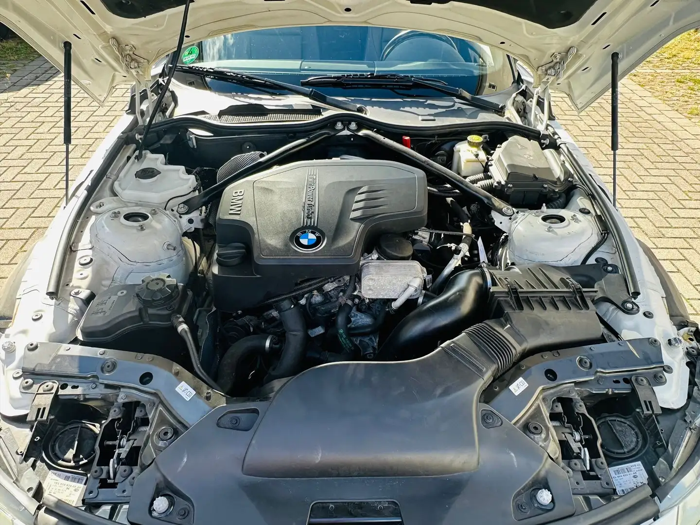 BMW Z4 Z4 sDrive20i Weiß - 2
