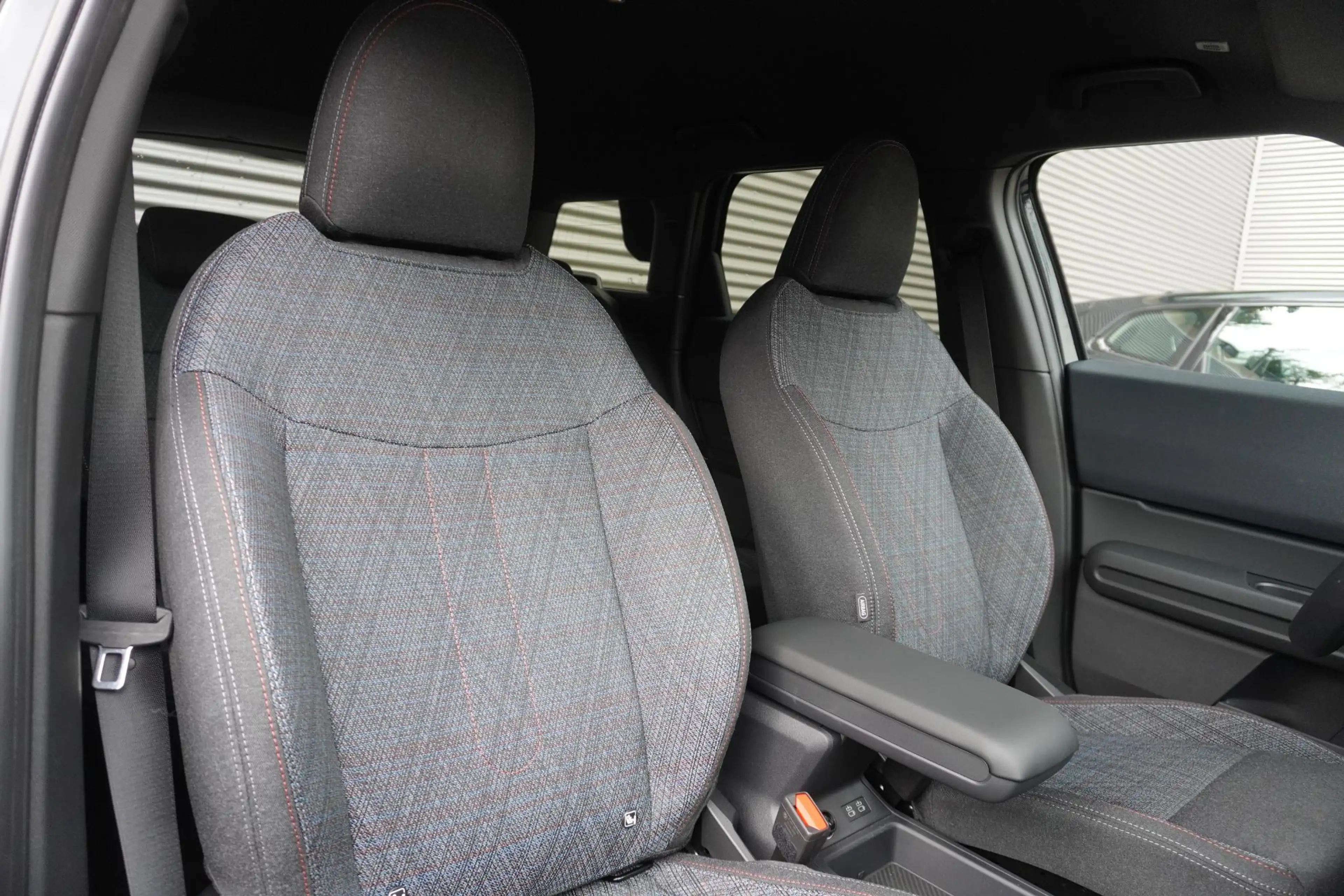 MINI Countryman C | Black Multitone | Extra getint glas | Driving As — photo 8