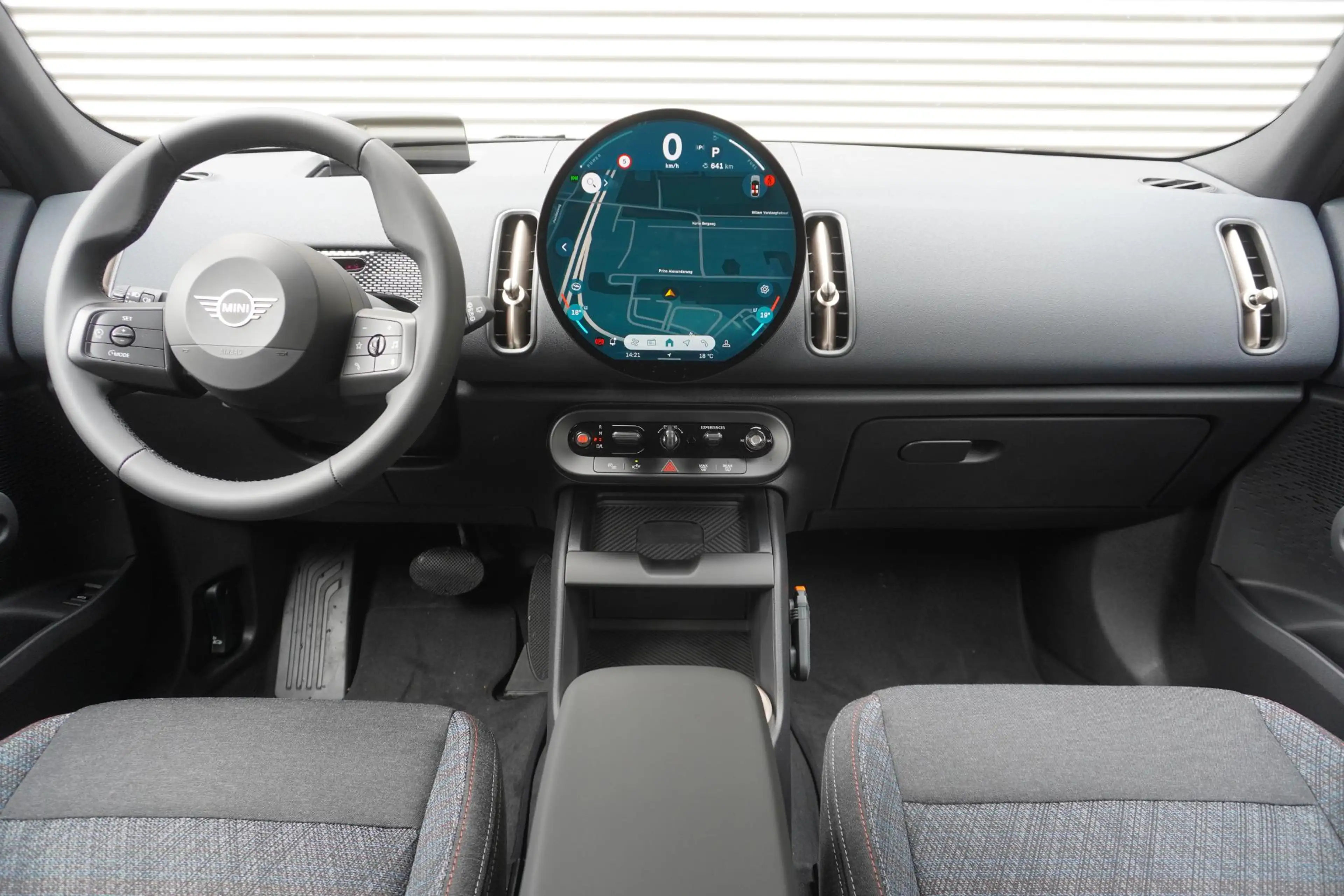 MINI Countryman C | Black Multitone | Extra getint glas | Driving As — photo 9