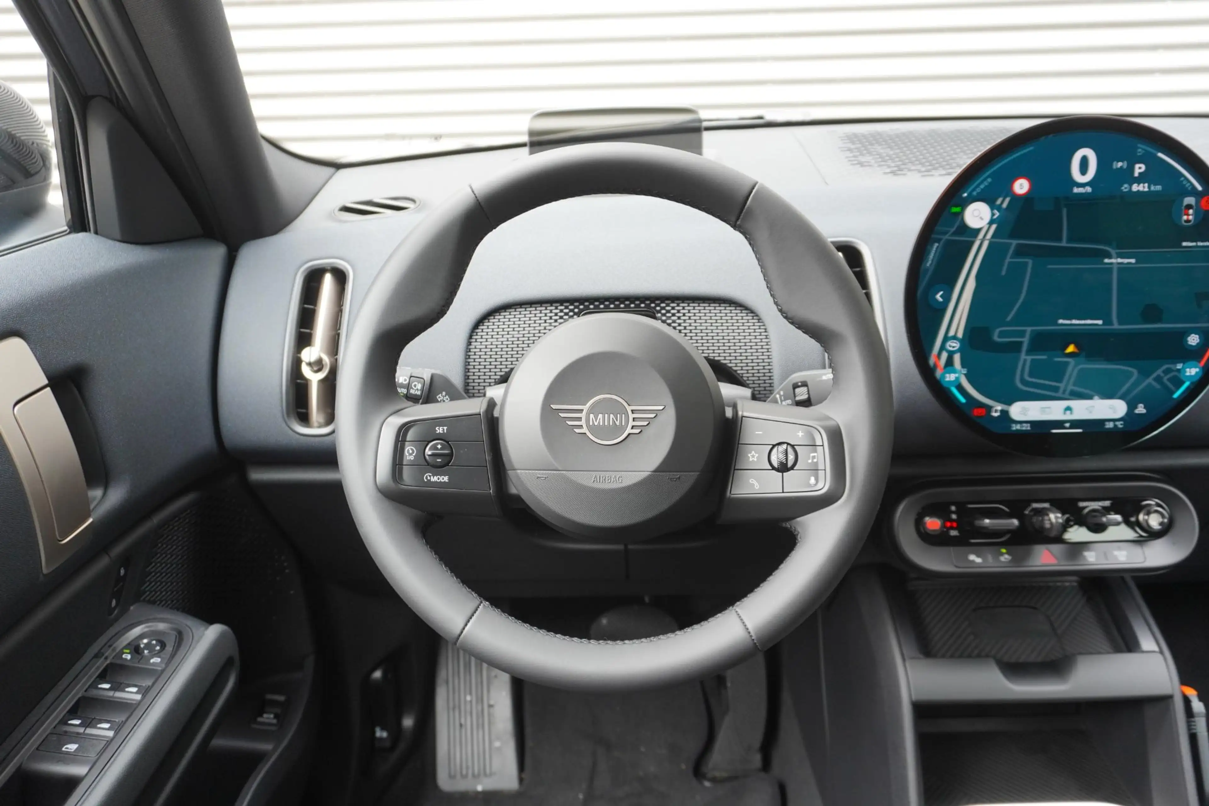 MINI Countryman C | Black Multitone | Extra getint glas | Driving As — photo 7