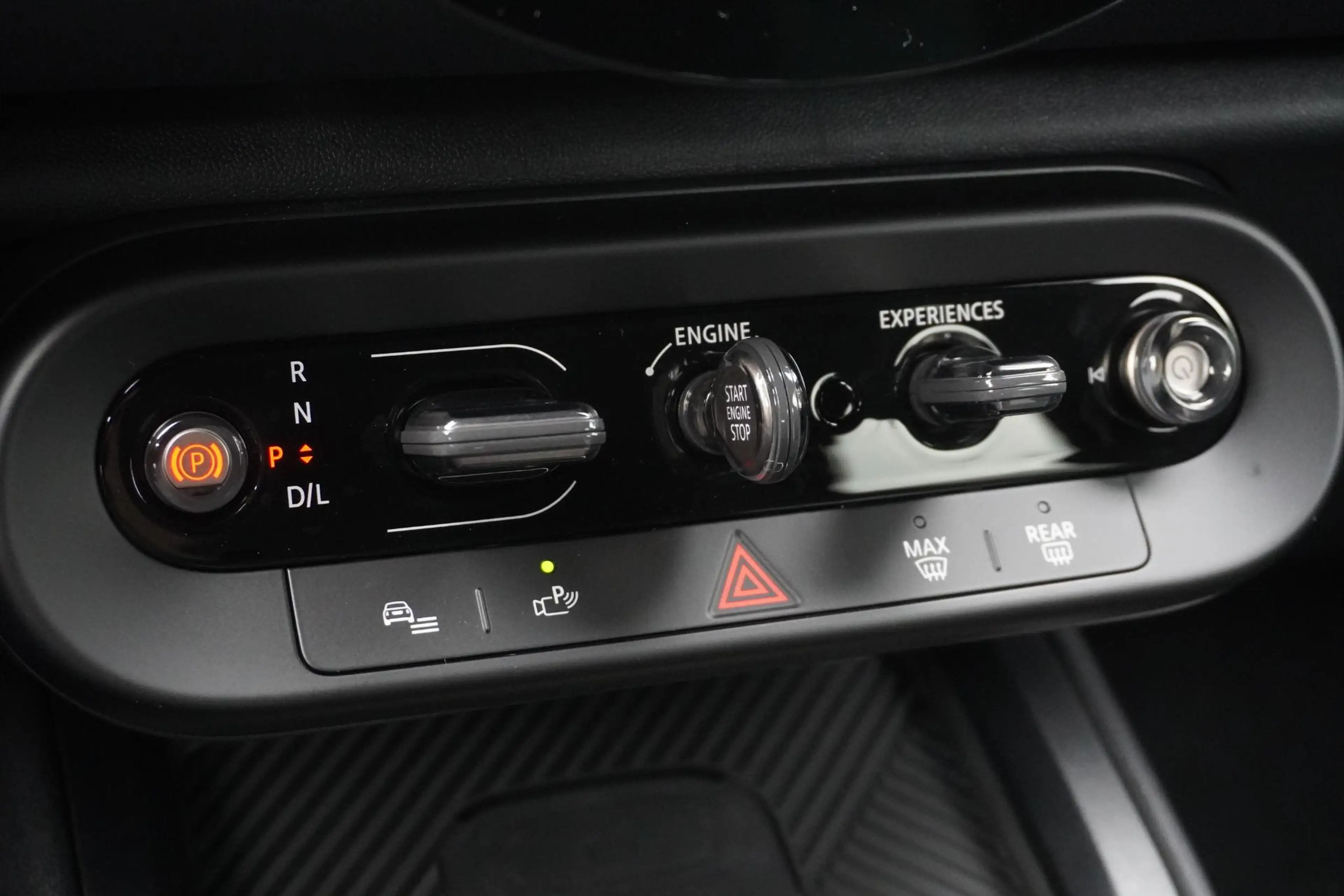 MINI Countryman C | Black Multitone | Extra getint glas | Driving As — photo 12