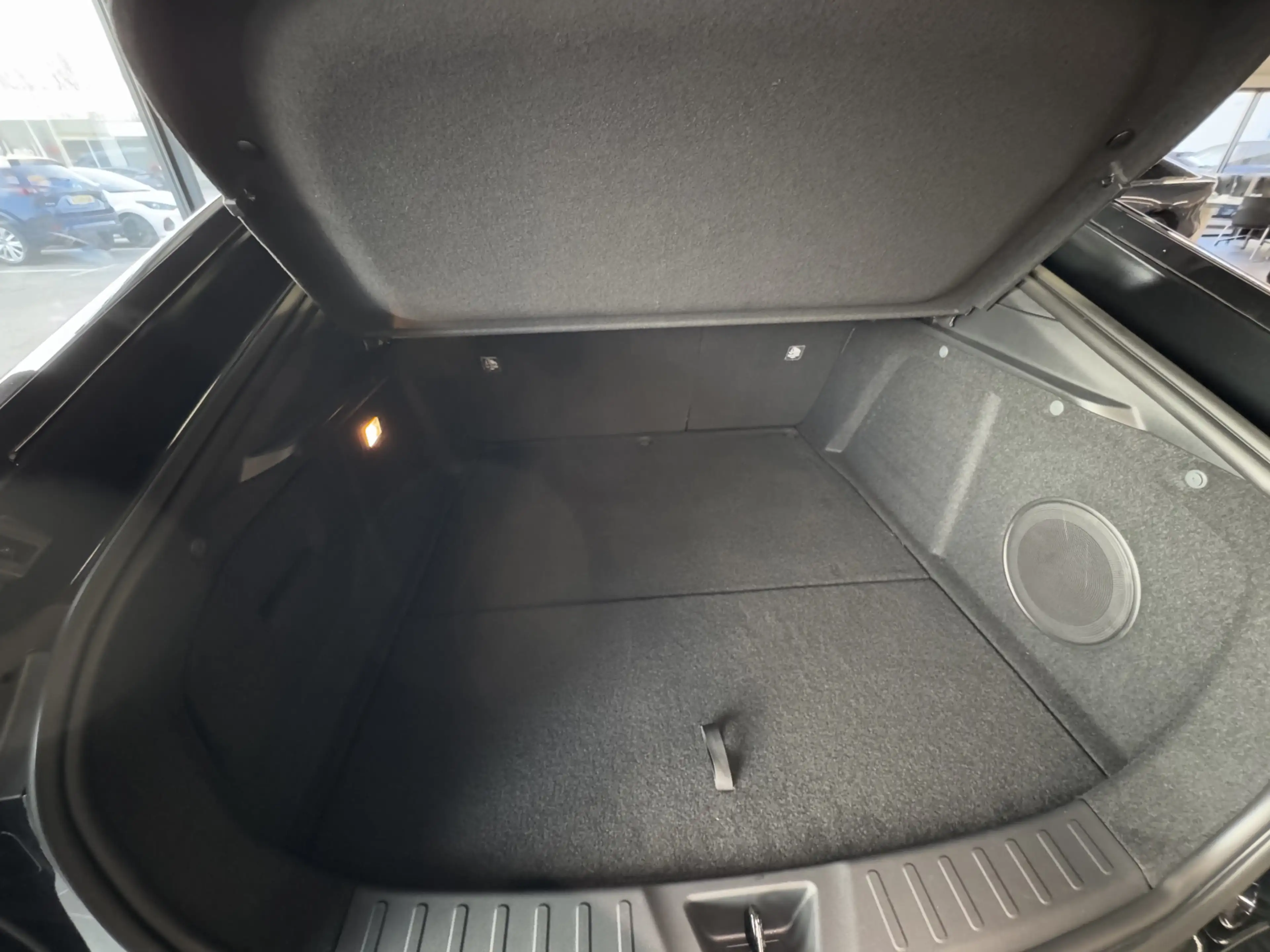 Mazda 6e Takumi Plus Business Edition Long Range 80 kWh | P — photo 27