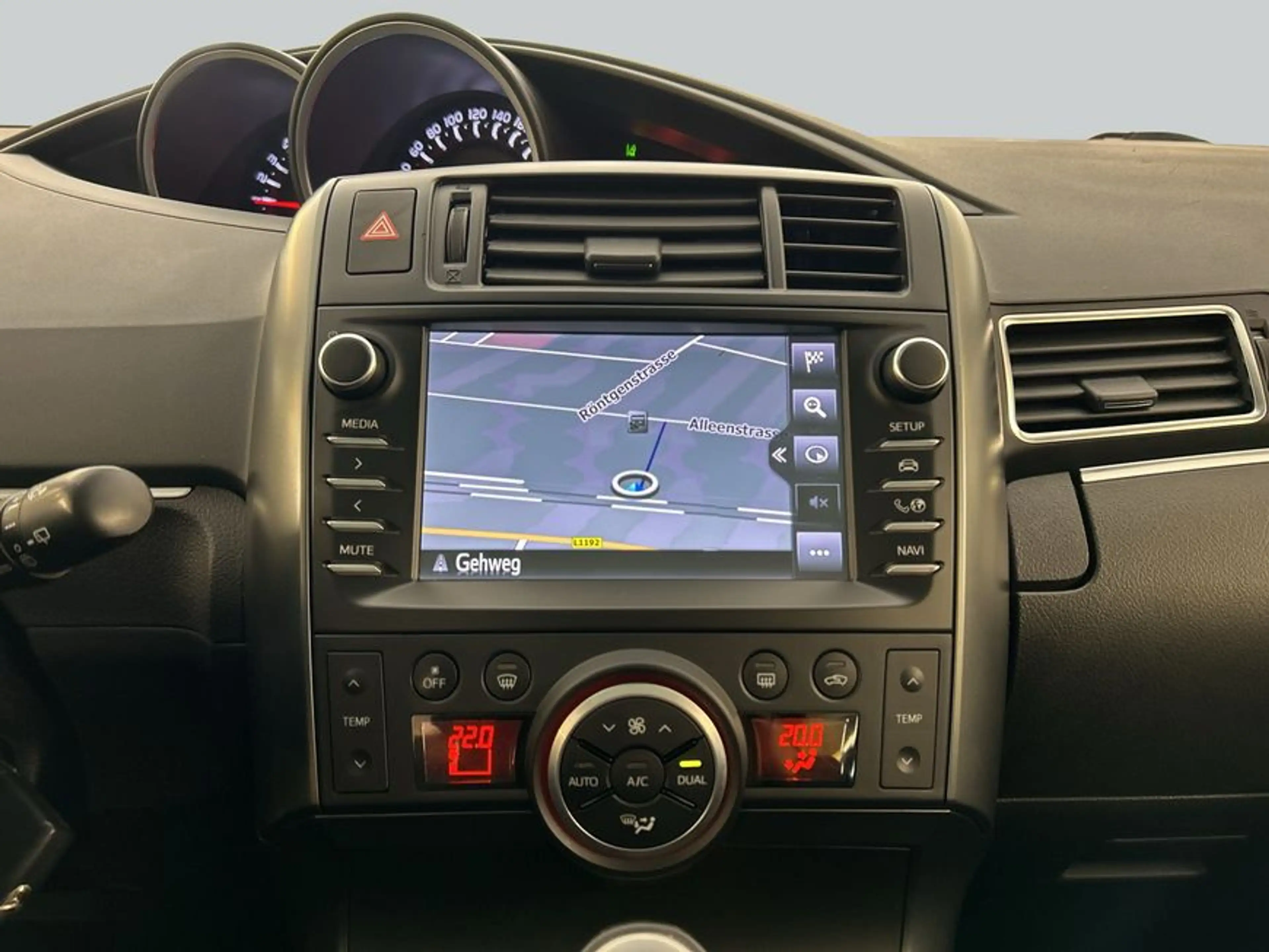 Toyota Verso 1.8 Multidrive S 5-Sitzer Panoramadach — photo 14