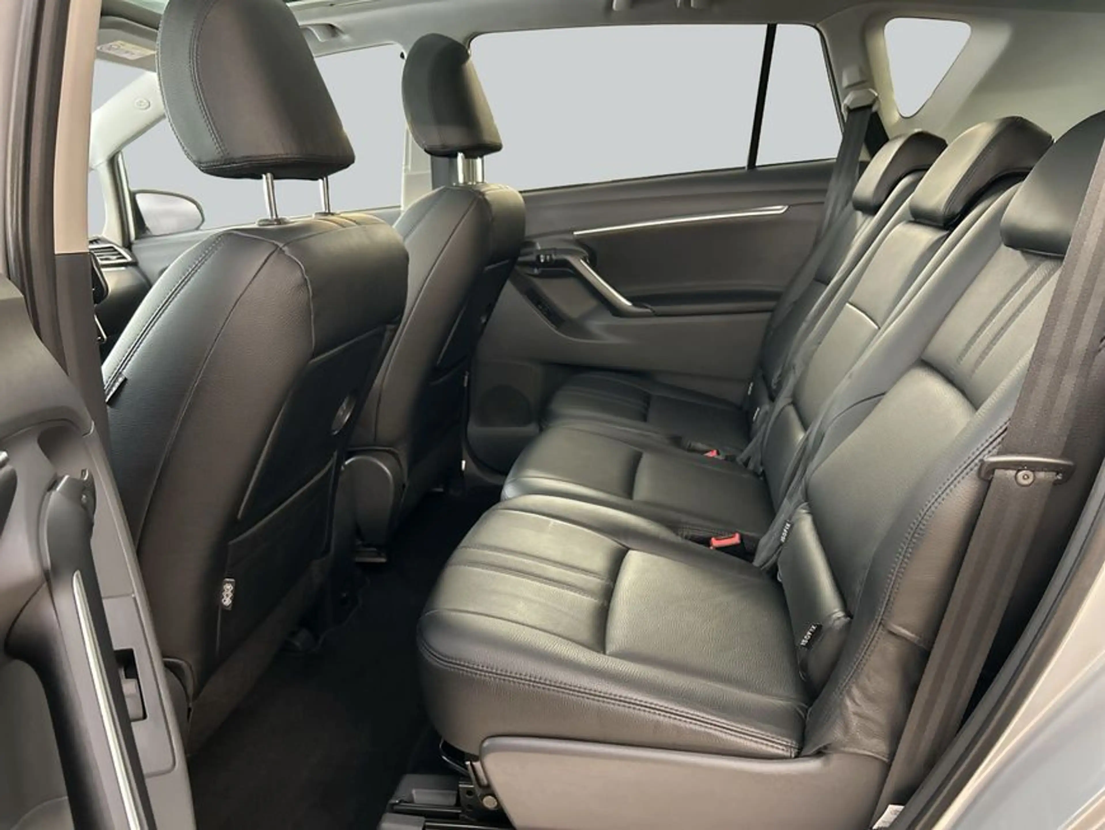 Toyota Verso 1.8 Multidrive S 5-Sitzer Panoramadach — photo 11