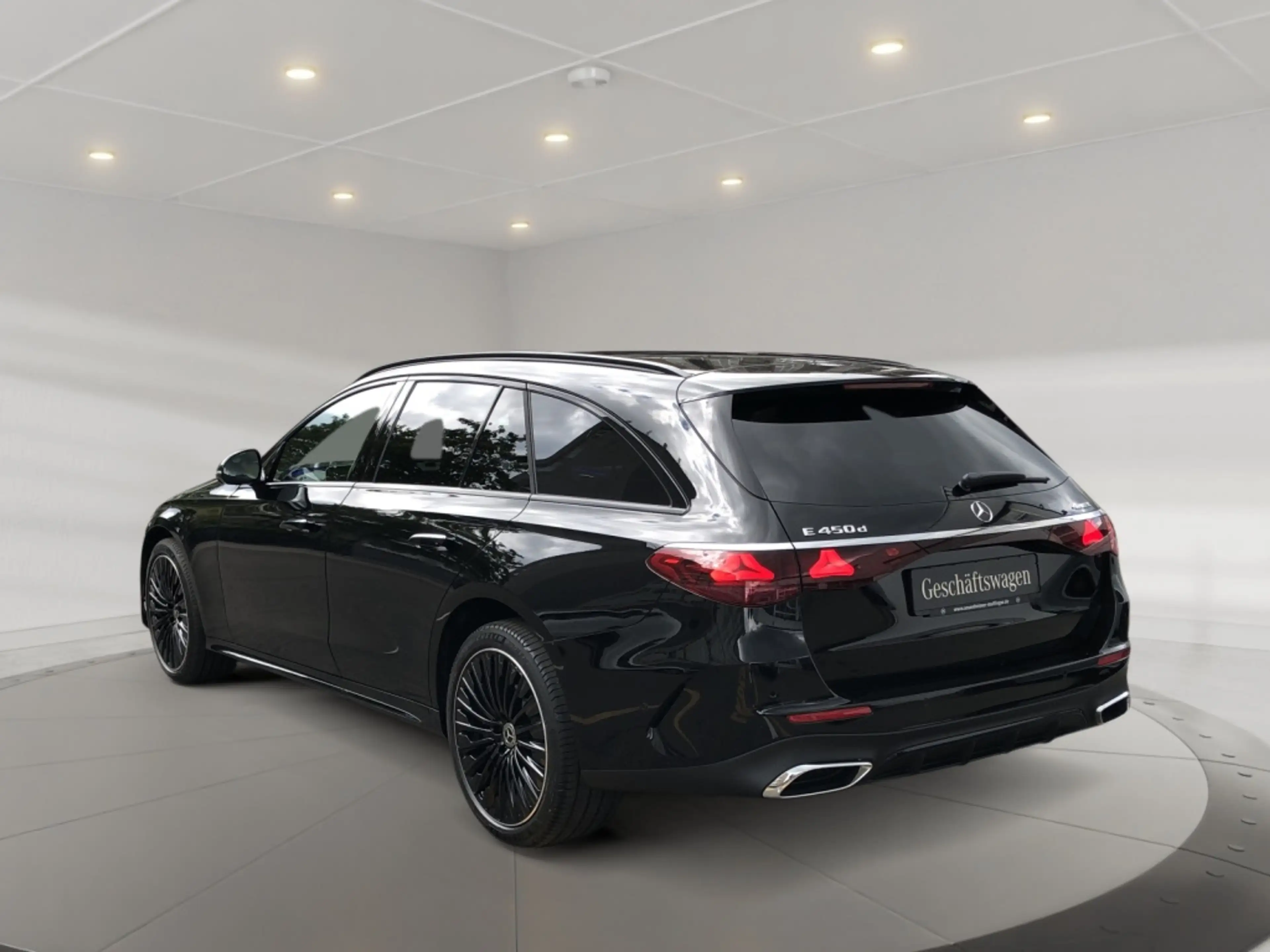 Mercedes-Benz E 450 d 4MATIC T-Modell AMG+MBUX+Superscreen+AHK — photo 4