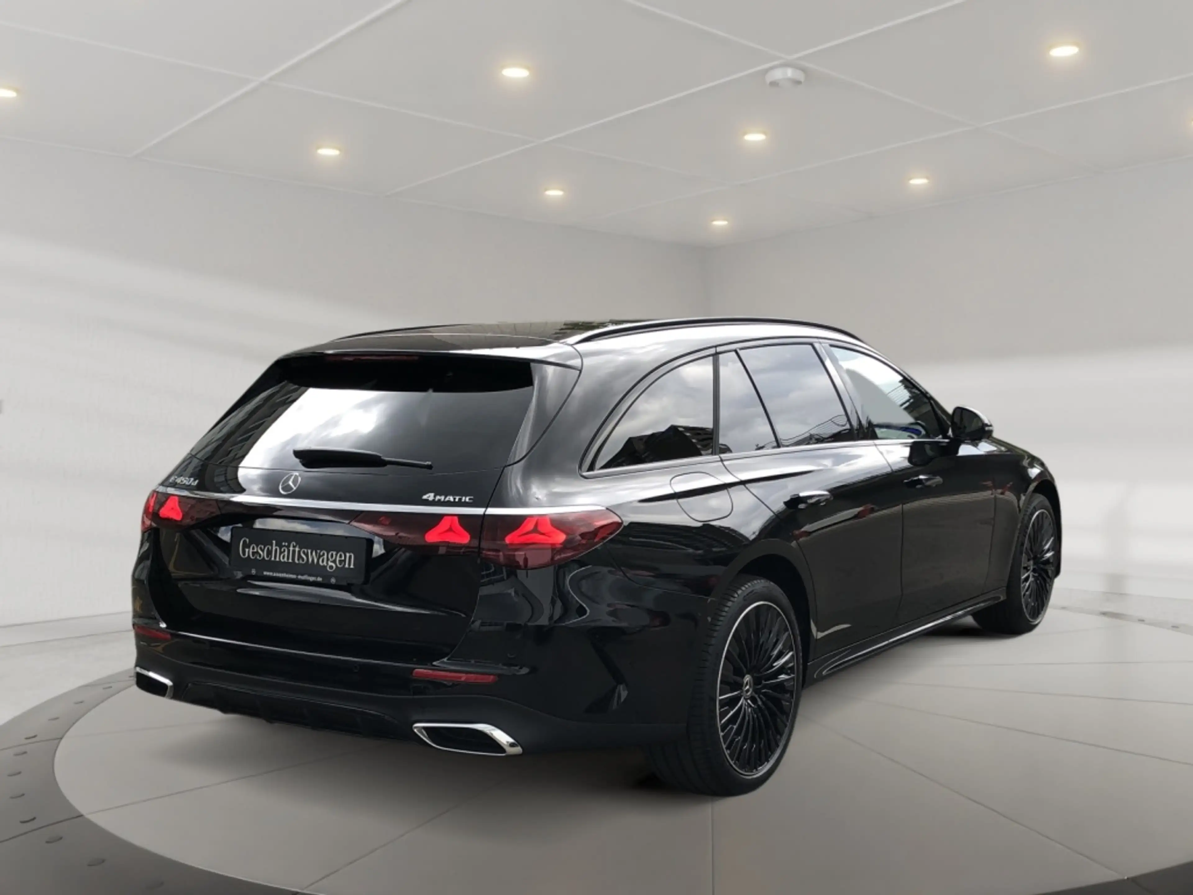 Mercedes-Benz E 450 d 4MATIC T-Modell AMG+MBUX+Superscreen+AHK — photo 3