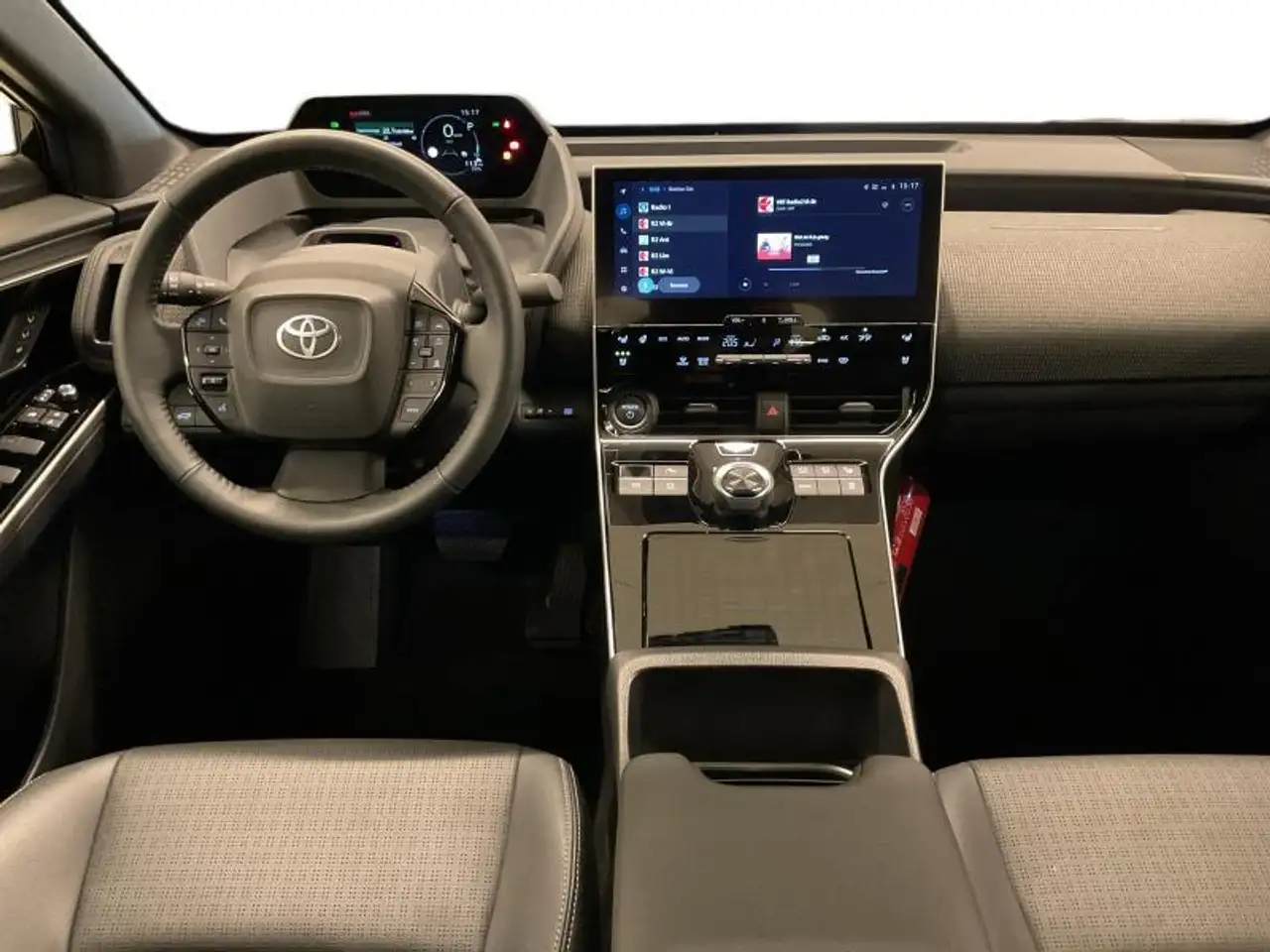 Toyota bZ4X Executive line, миниатюра 7