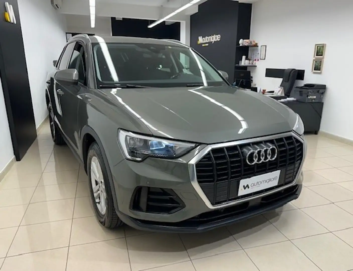 Audi Q3 35 TDI S TRONIC BUSINESS Gris - 1