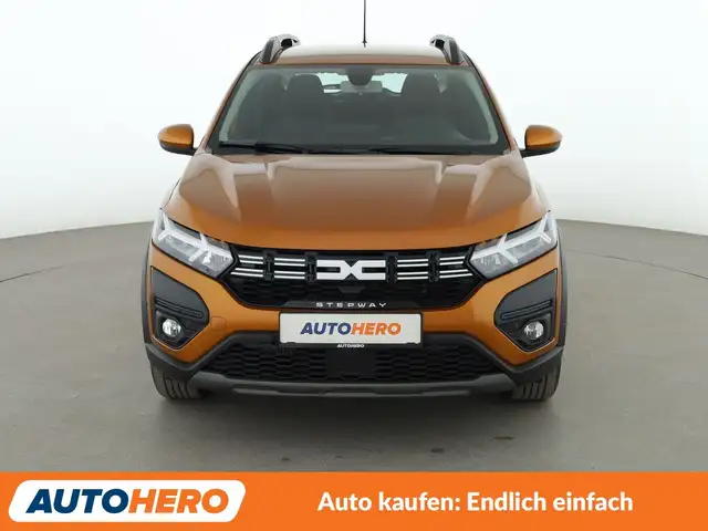 Dacia Sandero view 9