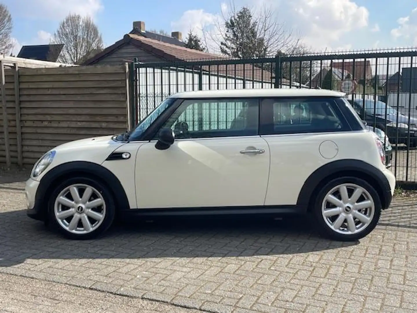 MINI One Mini 1.6 Special Wit - 2