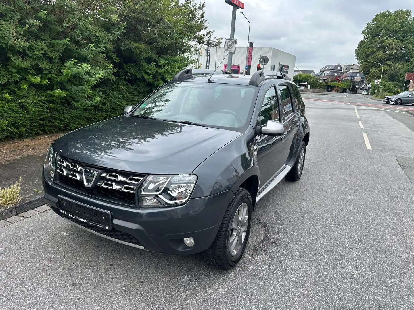 Dacia Duster I Prestige 4x2 Benzin & Autogas LPG Grau - 1