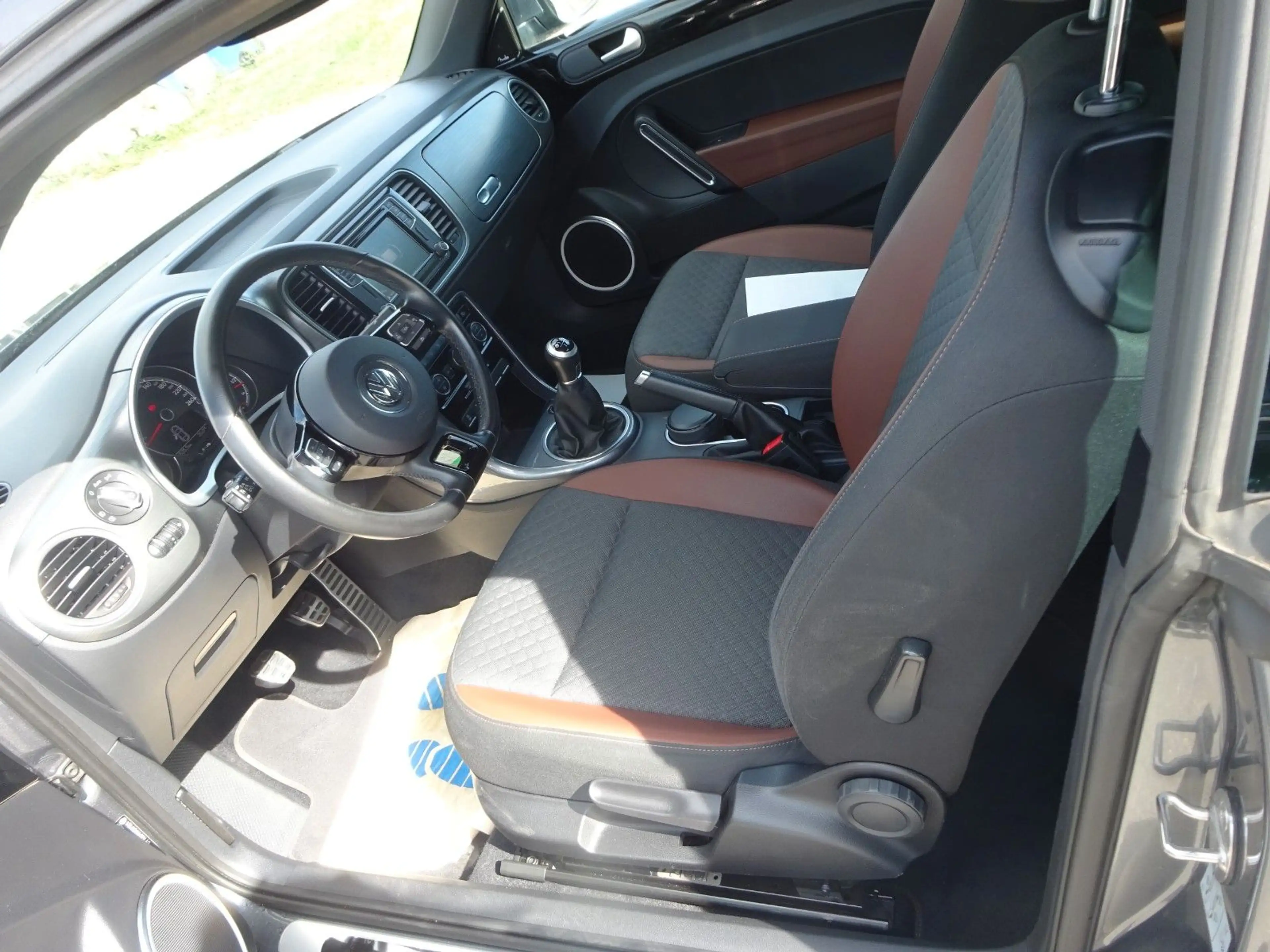 Volkswagen Beetle Allstar/NAVI/KAMERA/EURO 6 — photo 10