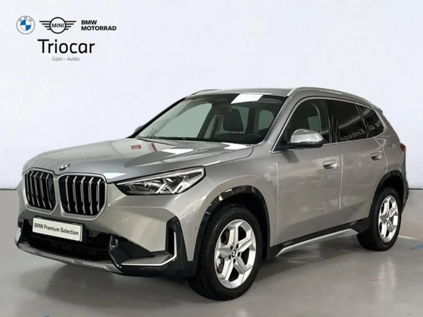 BMW X1 sDrive 18dA Argent - 1