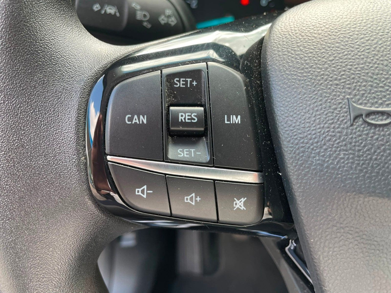 Ford Fiesta Trend — photo 9