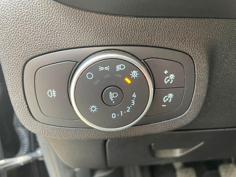 Ford Fiesta Trend — photo 12