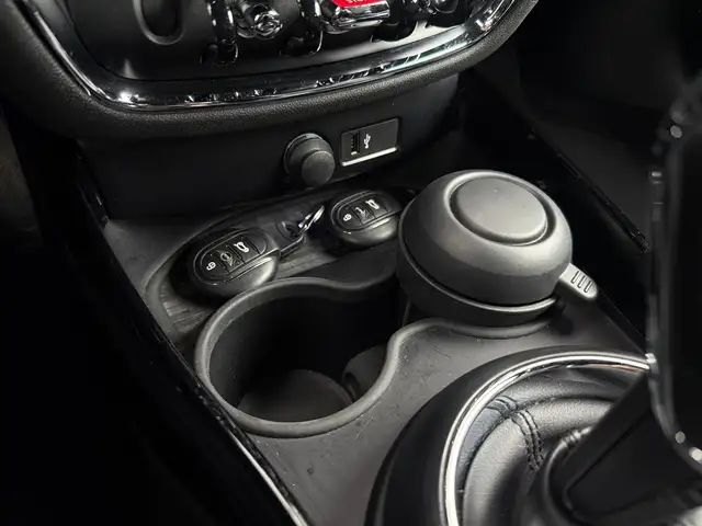 MINI Clubman view 24