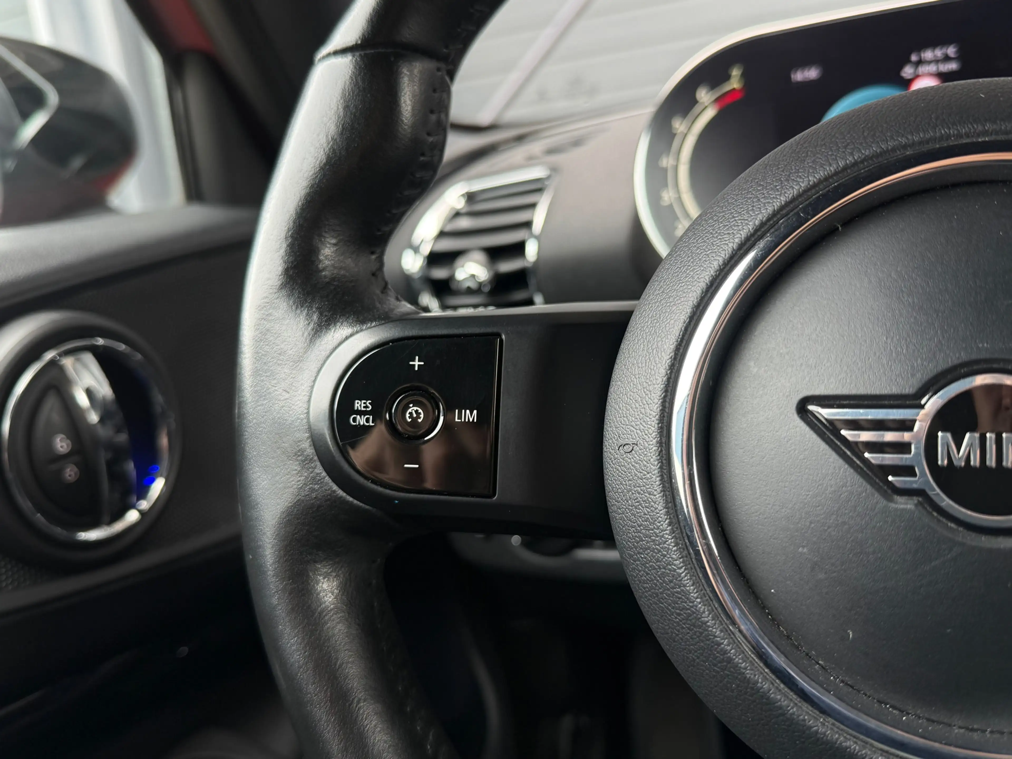 MINI Cooper Clubman 1.5 Essential, Leder, Comfort pack, Excitement pac — photo 17