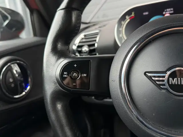 MINI Clubman view 17