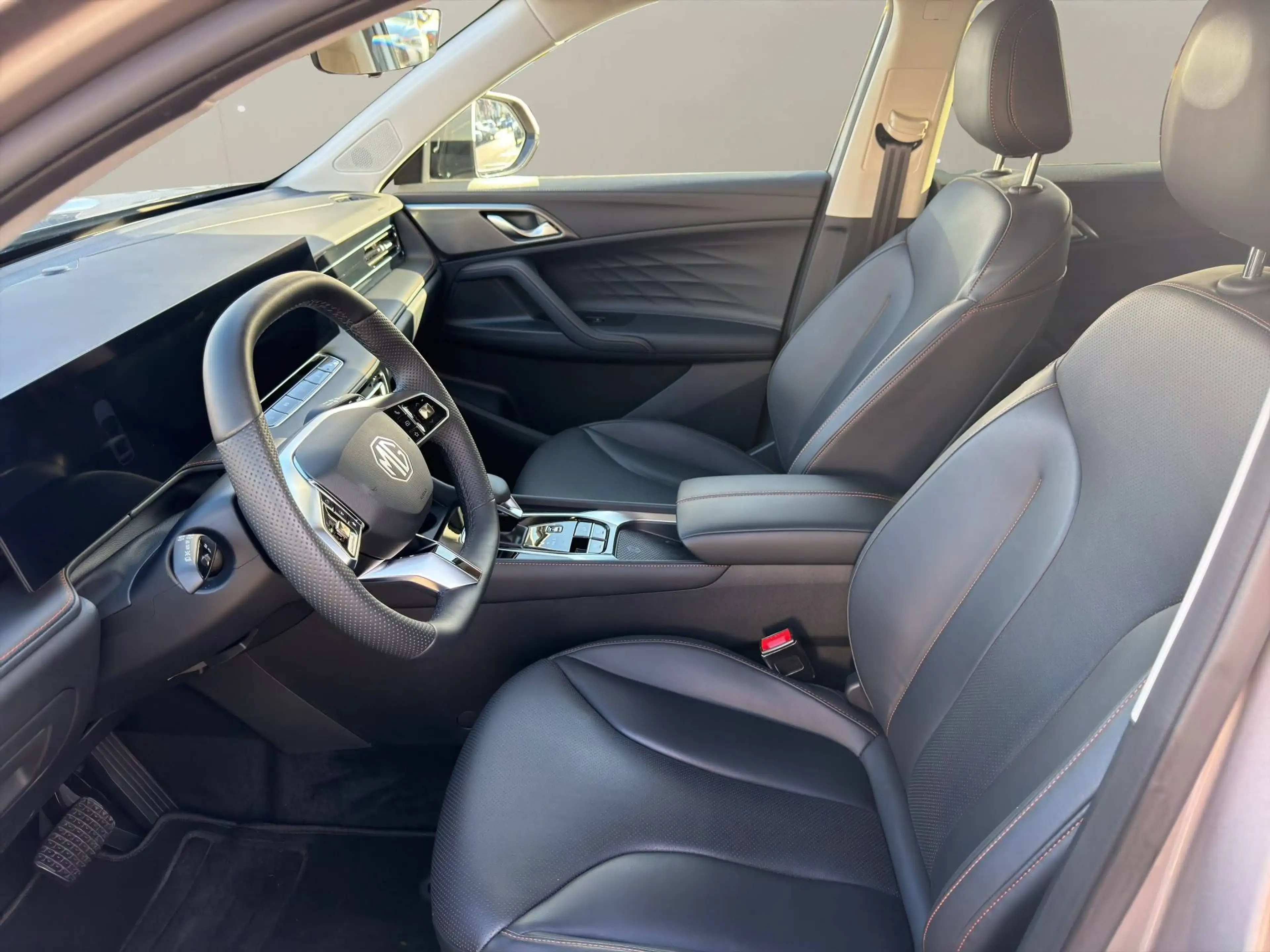 MG HS HS 1.5T Aut. Luxury! Allwetterreifen! Sofort Verfügbar! — photo 9