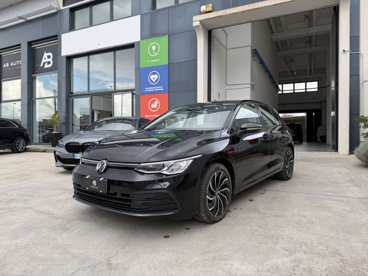 Volkswagen Golf VIII 1.0 etsi evo Life 110cv dsg