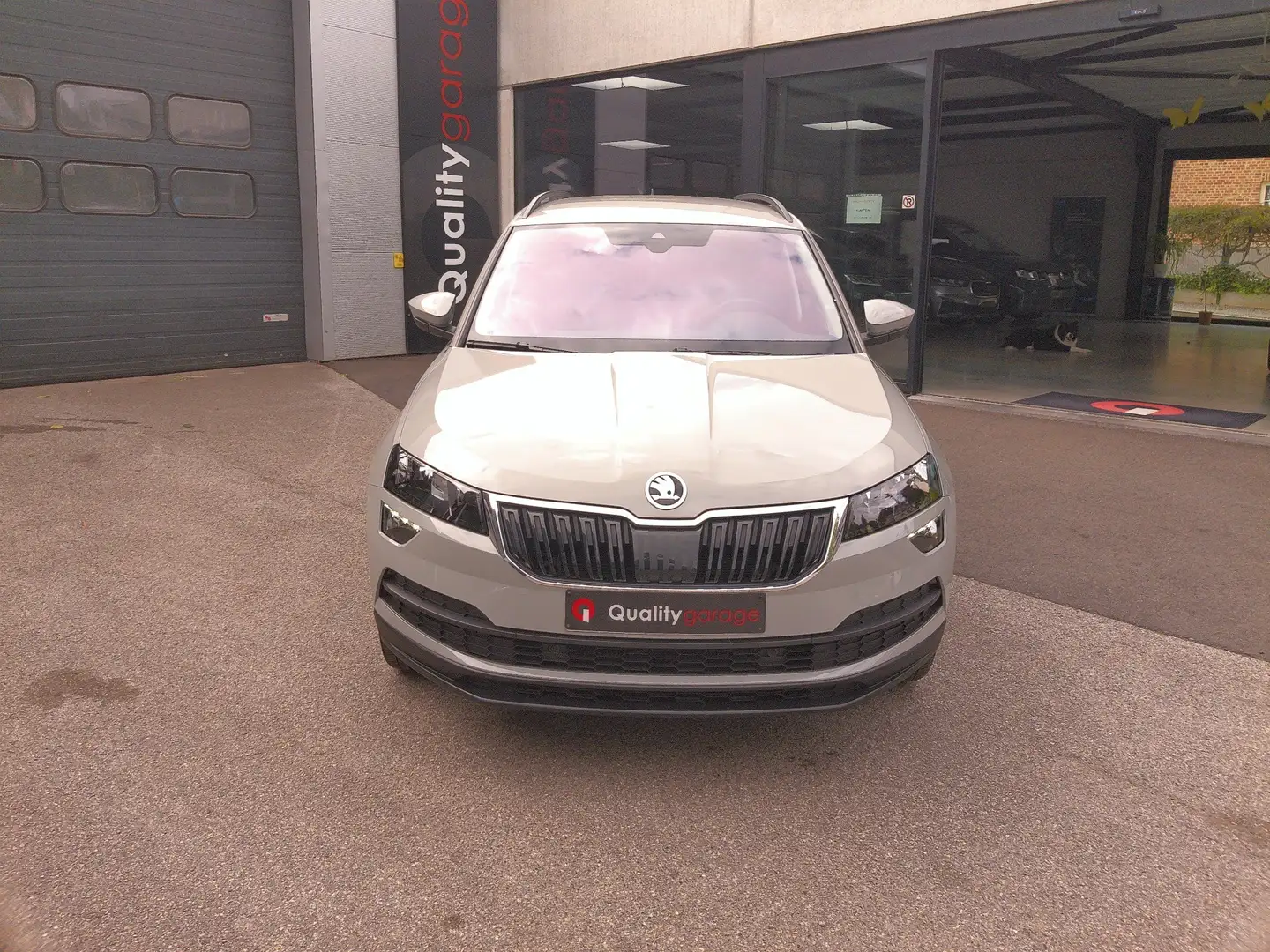Skoda Karoq Karoq 1.5 TSI ACT DSG Ambition Gris - 2
