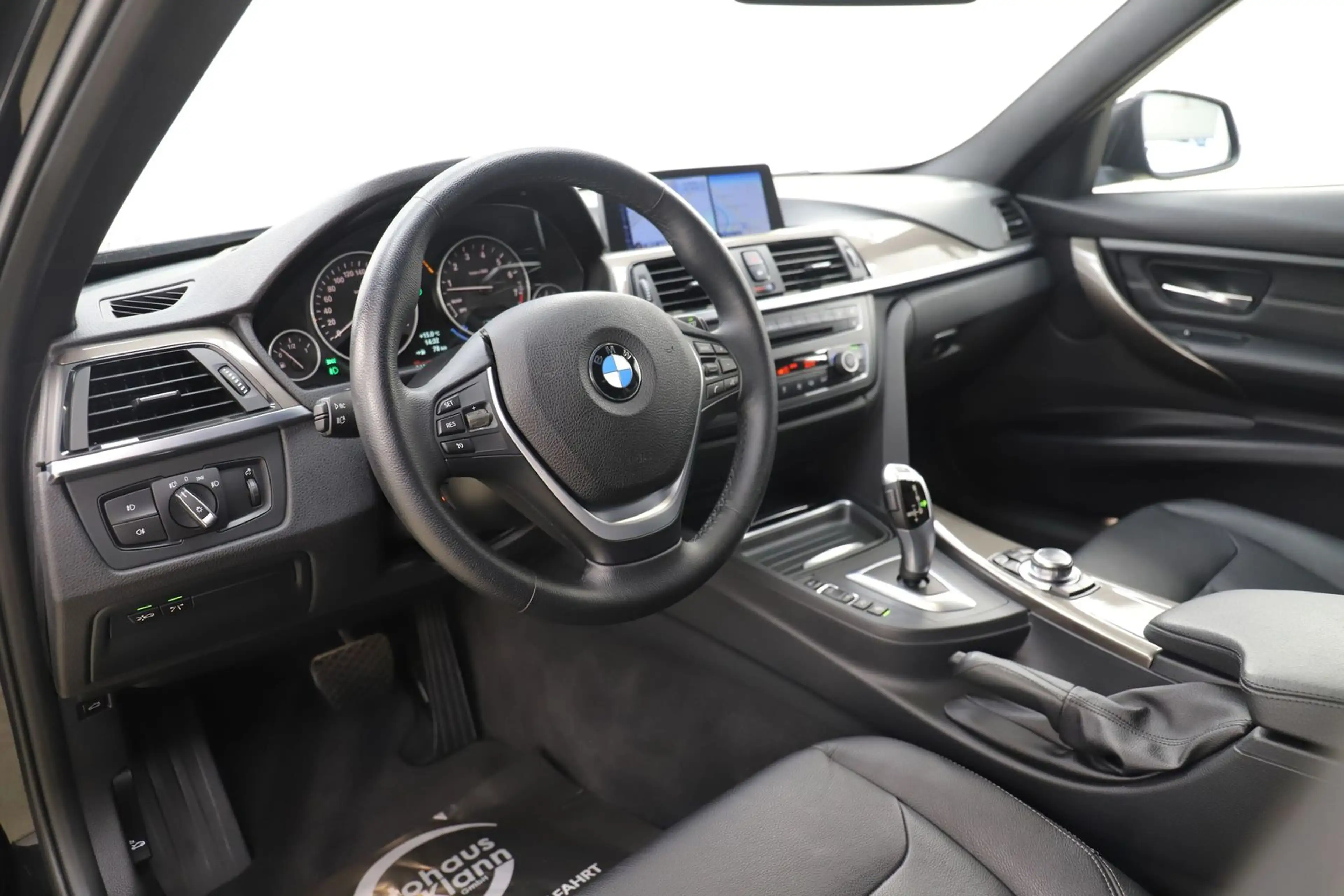 BMW 335 i 3.0 306PS xDrive Modern 4xSHZ HUD 1.Hand — photo 13