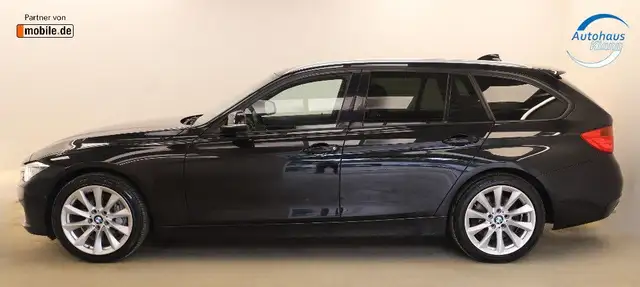 BMW 3 Series view 4