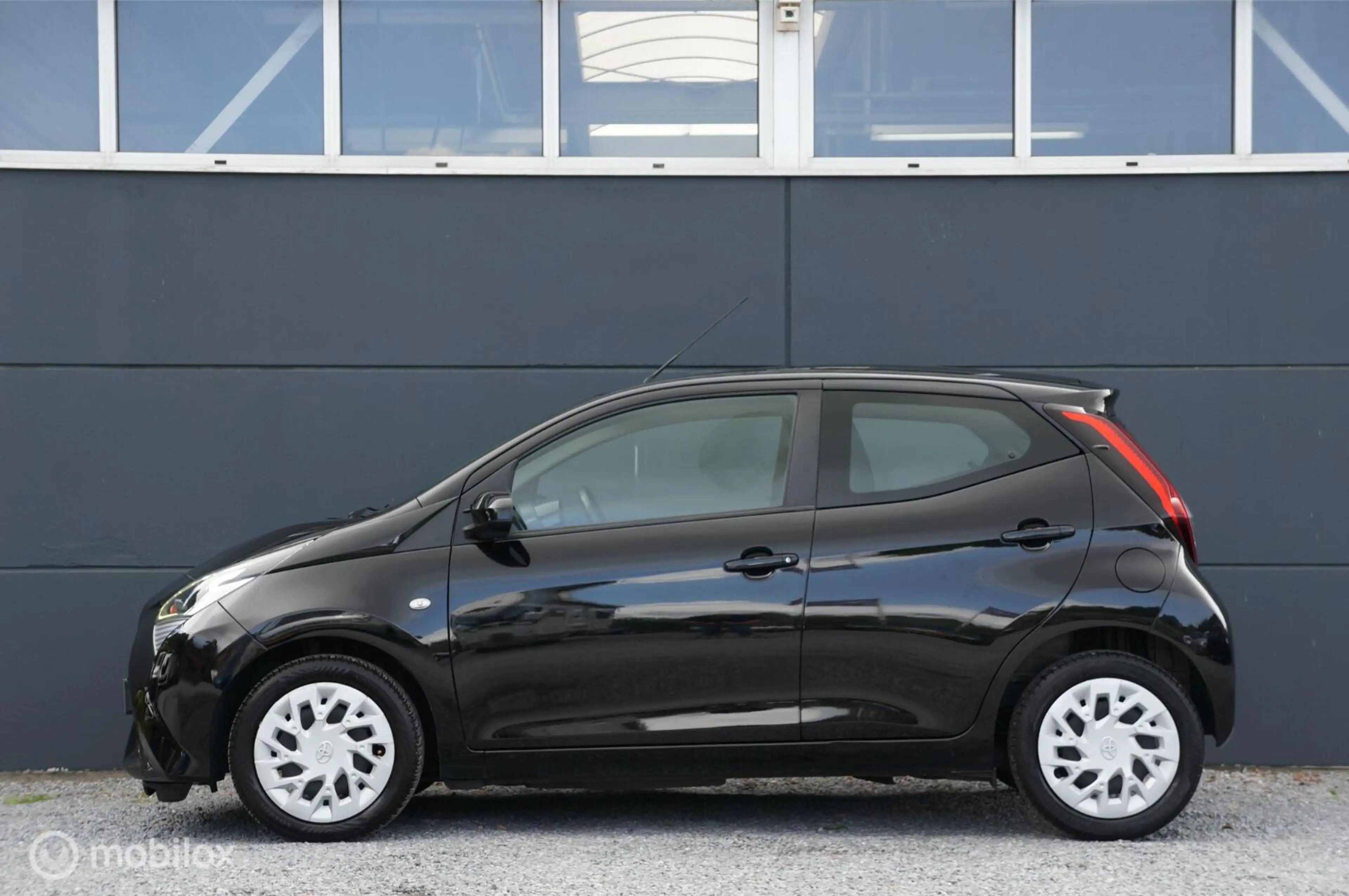 Toyota Aygo 1.0 VVT-i X-Play Airco Apple/Android Lage Km's! — photo 6