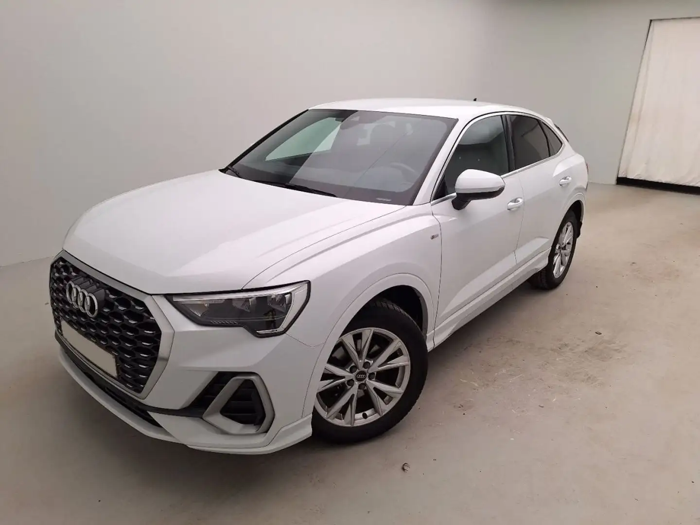 Audi Q3 Sportback 35 2.0 tdi S line edition s-tronic Wit - 1