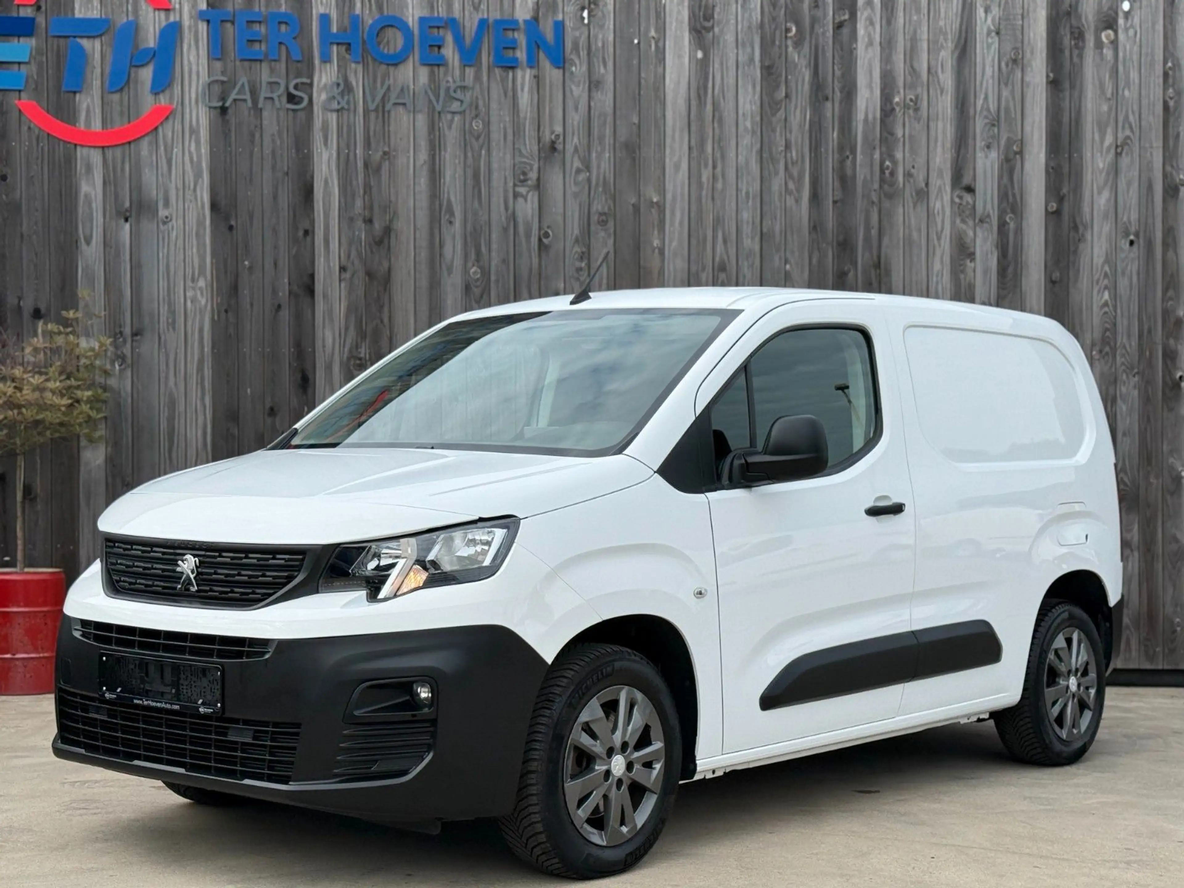 Peugeot Partner 1.5 BlueHDI Premium L1H1 AHK Tempo. 73KW